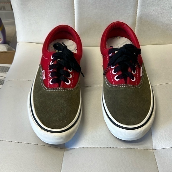 New! Mens Lotties size 7 Camo green and red vans skateboard pro shoe - Picture 1 of 4